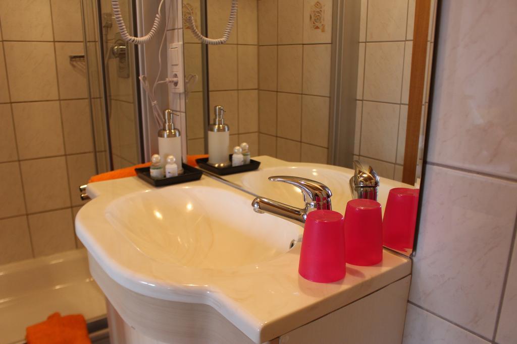 Gasthof zur Post Zwiefalten Zimmer foto